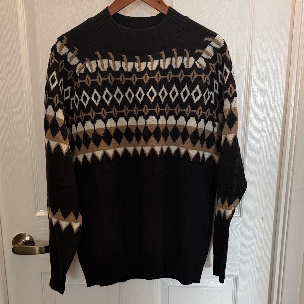Papillon Blanc Black and Tan Geometric Sweater